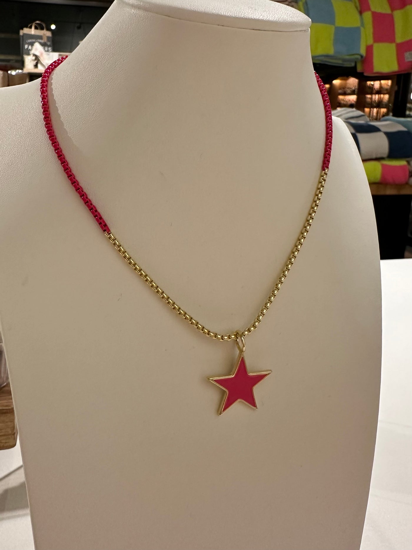 PINK STAR BOX LINK NECKLACE