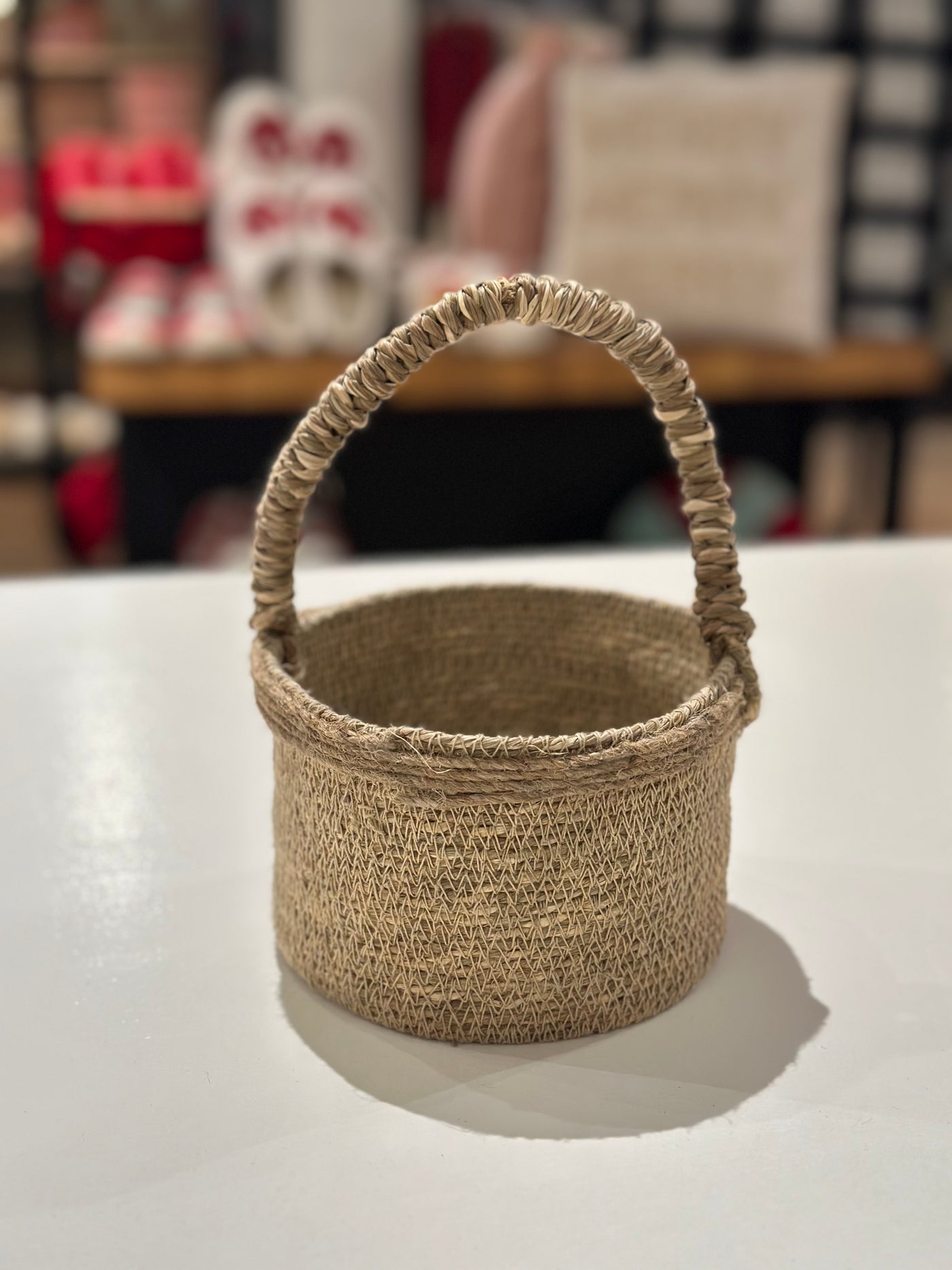 BASKET WITH HANDLE