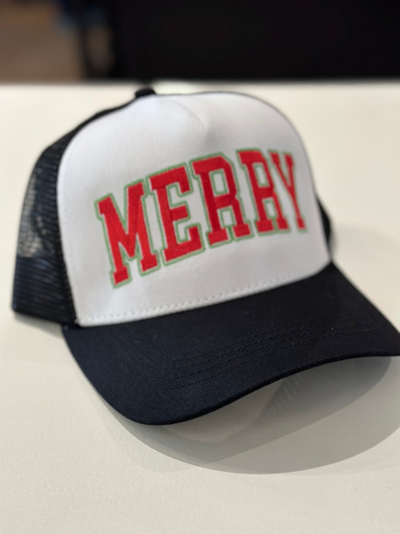 MERRY BLACK/WHITE HAT