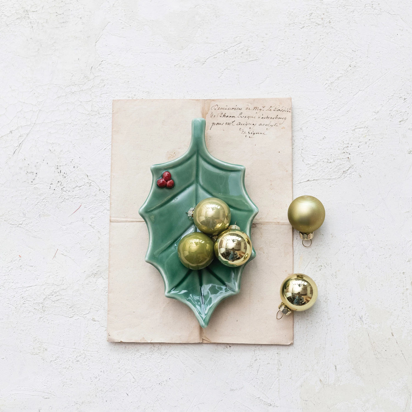STONEWARE HOLLY LEAF DISH