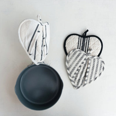 COTTON QUILTED HEART SHAPED POT HOLDER