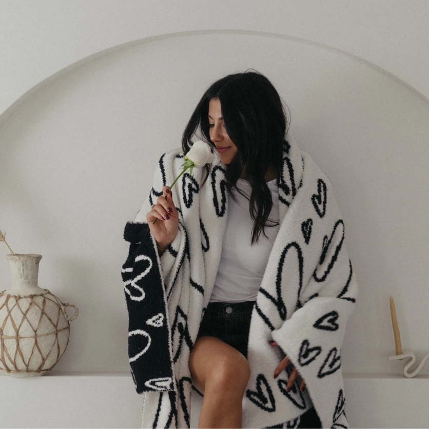 BLACK HEART COZY LUXE HOME BLANKET
