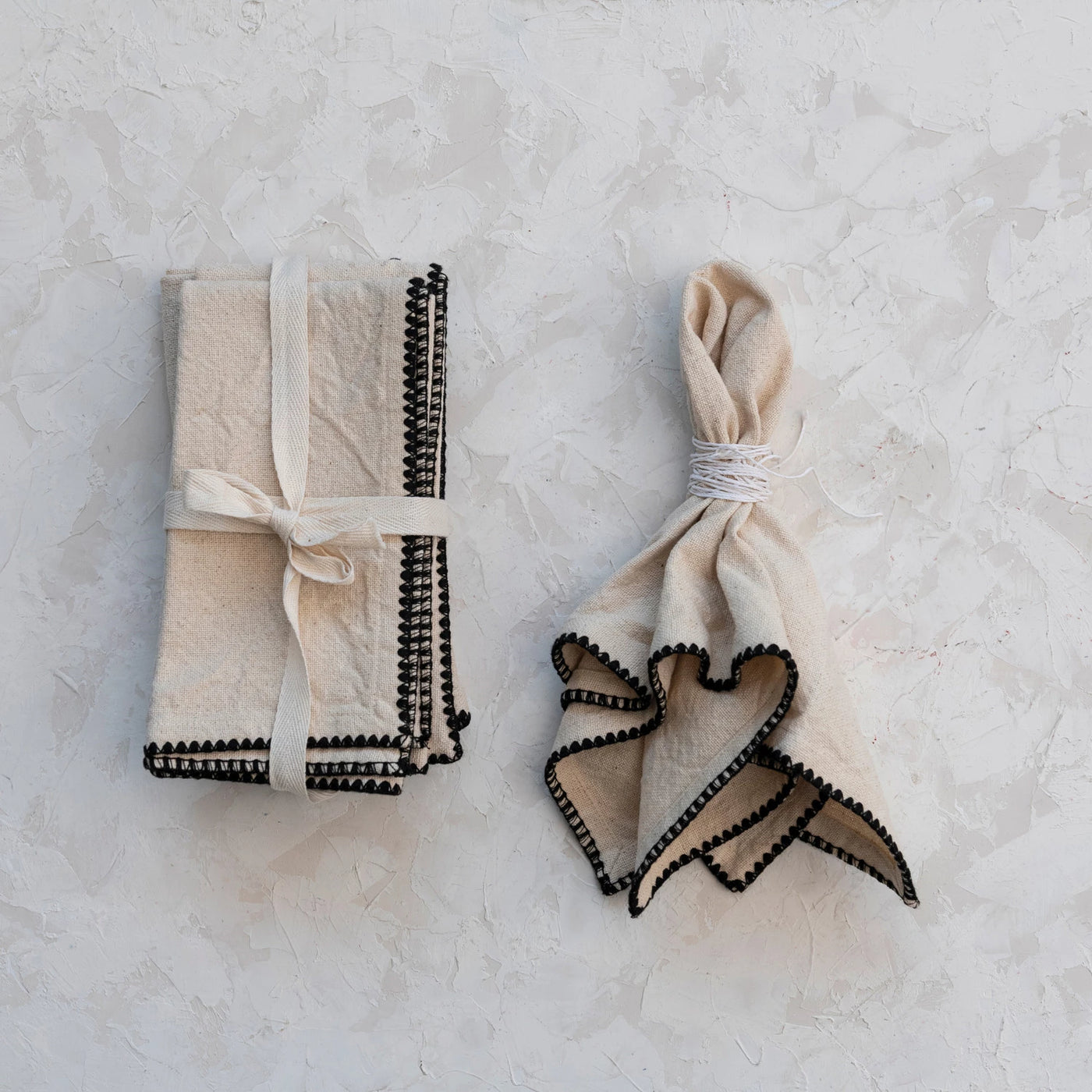 COTTON NATURE AND BLACK NAPKIN SET