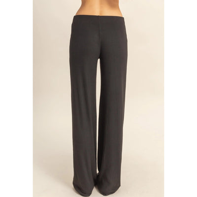 ESSENTIAL KNIT FLARE PANTS