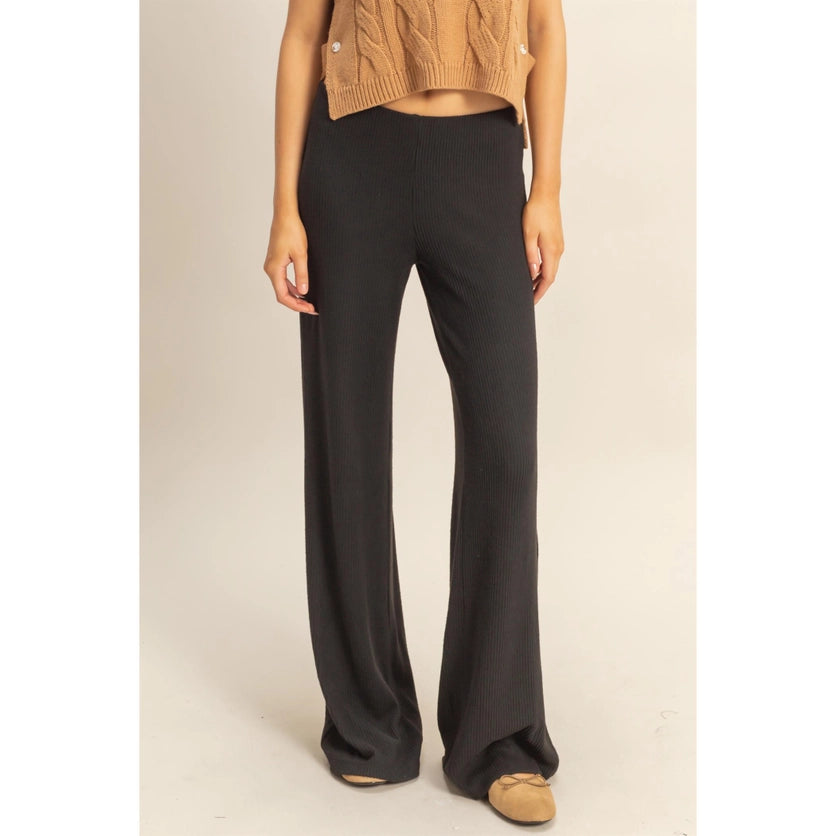 ESSENTIAL KNIT FLARE PANTS