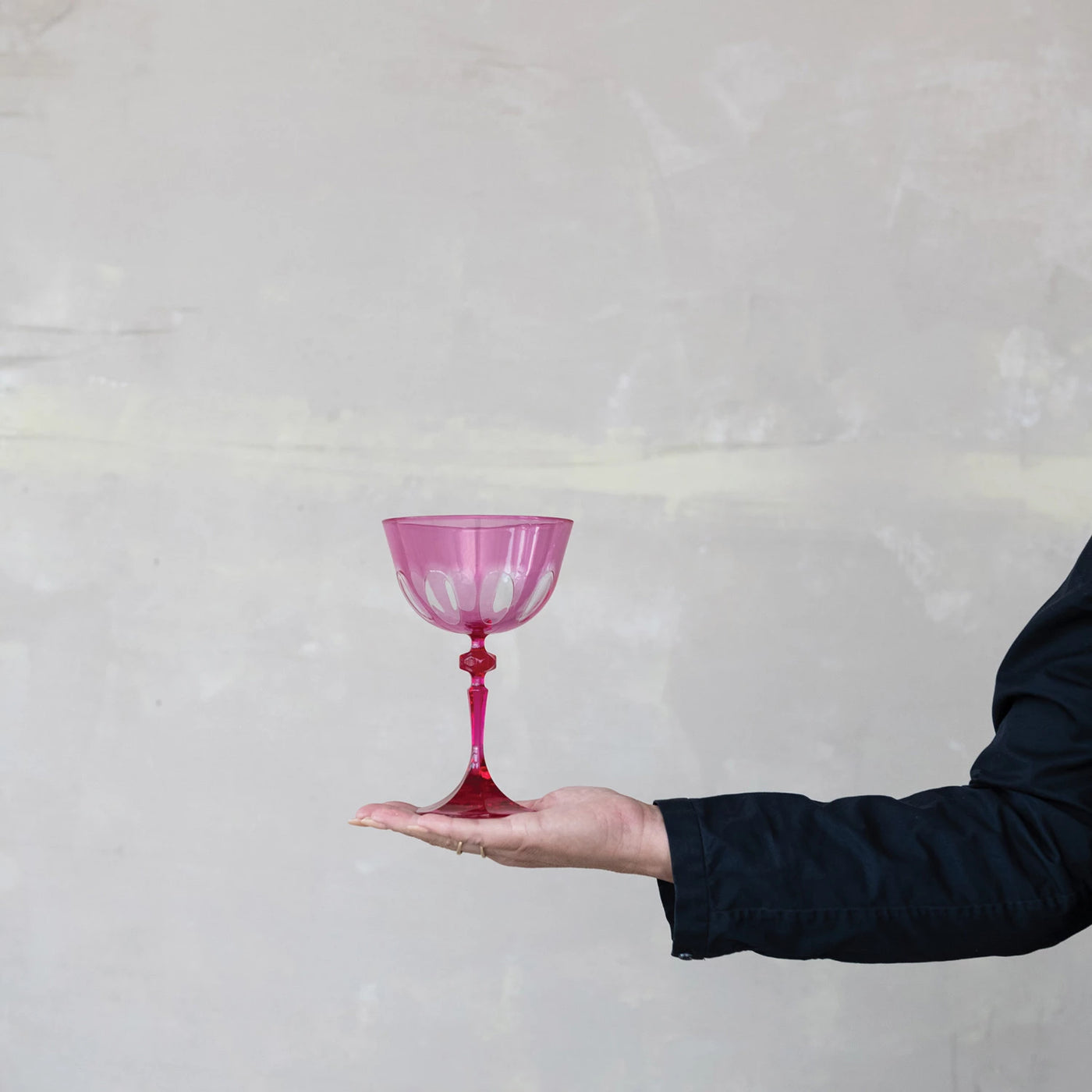 PINK ACYLIC STEMMED WINE GLASS