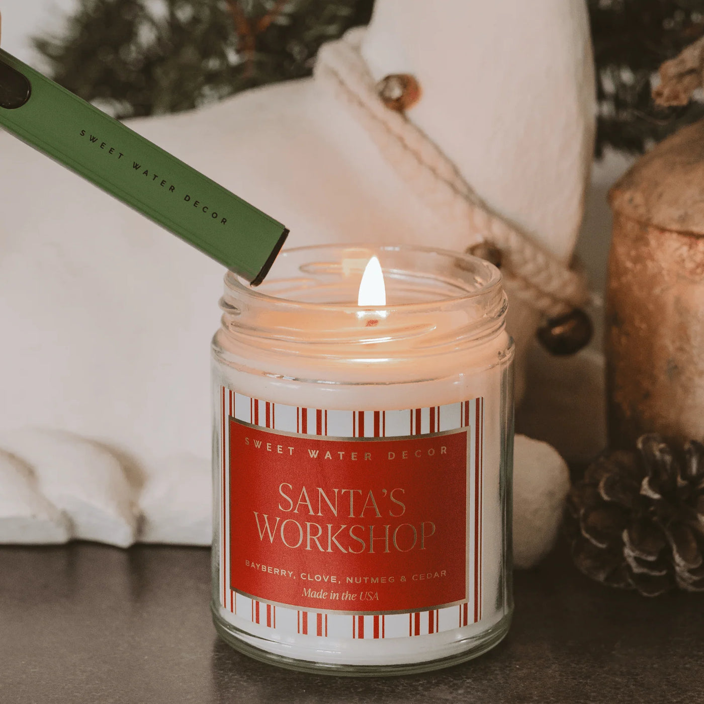 SANTA'S WORKSHOP SOY CANDLE - 9OZ