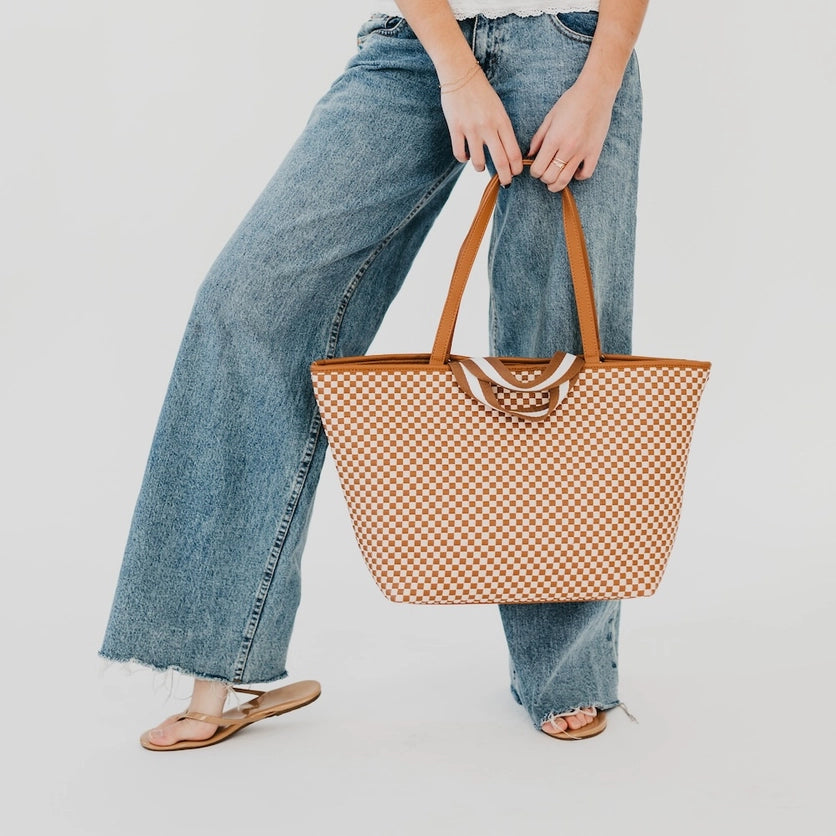 TAN WOVEN ORGANIZER TOTE BAG