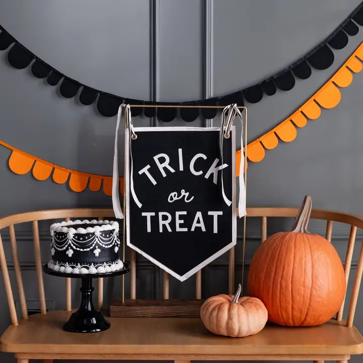 Trick or treat canvas banner