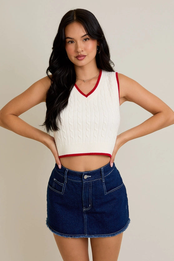 CABLE SWEATER VEST