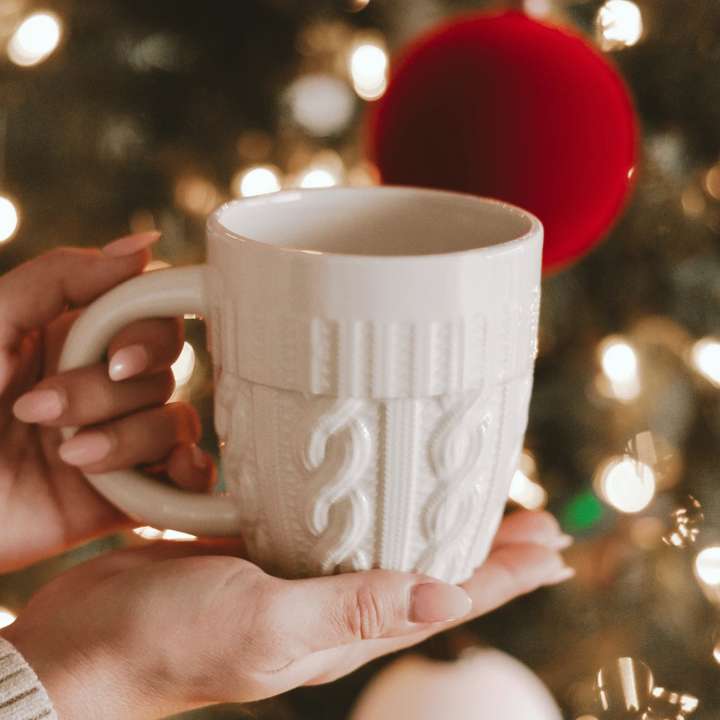 WHITE SWEATER 18OZ MUG