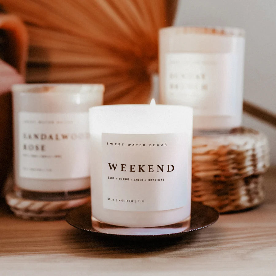 WEEKEND SOY CANDLE - WHITE JAR - 11 OZ